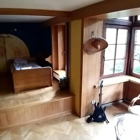 Lesny Kasztel Pod Sosnami. W Koronach Drzew. Milanowek